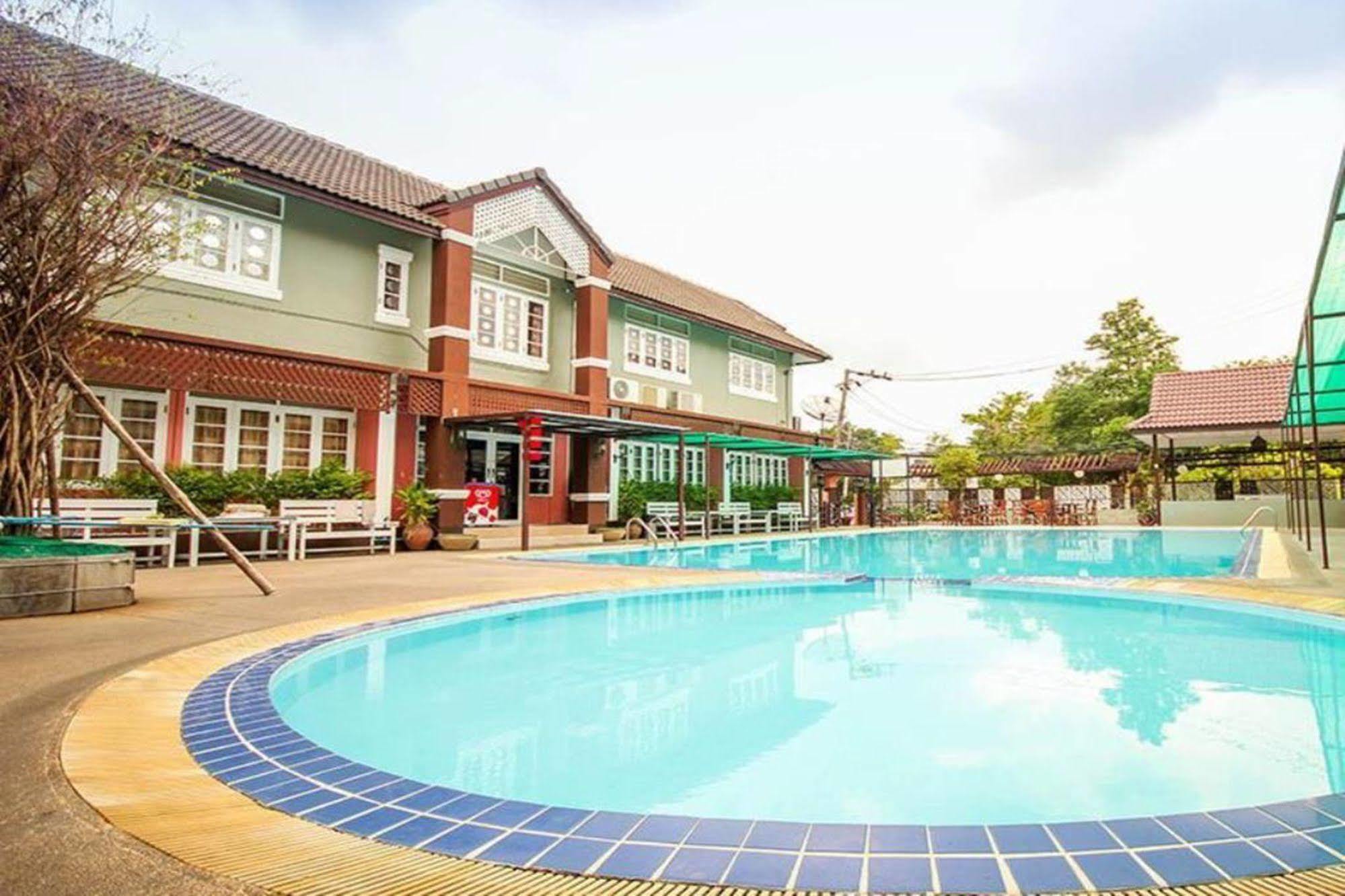 Waratee Spa Resort Villa Bangkok Kültér fotó